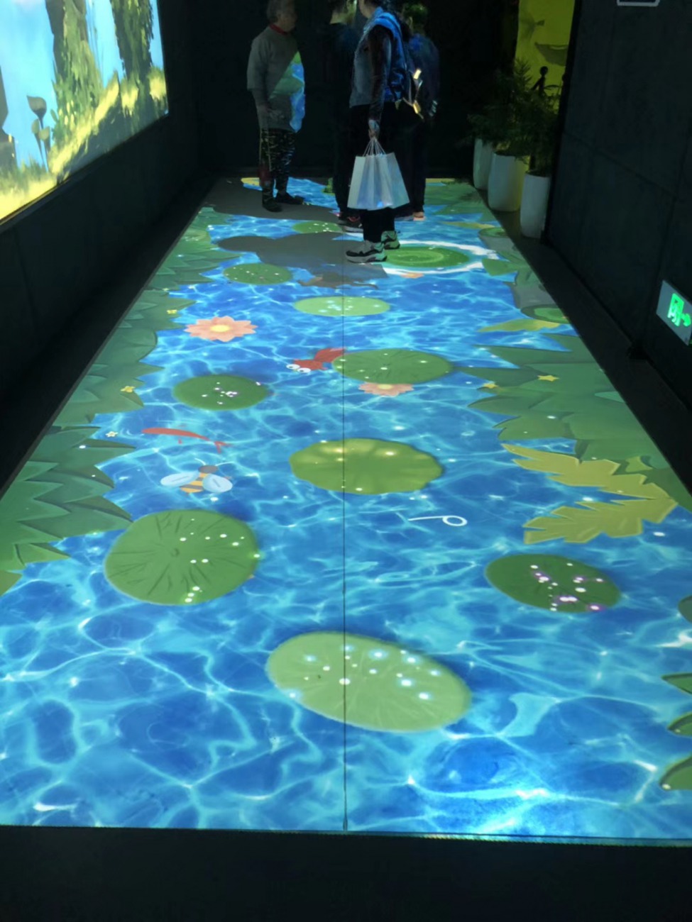 互動(dòng)地幕 互動(dòng)地幕